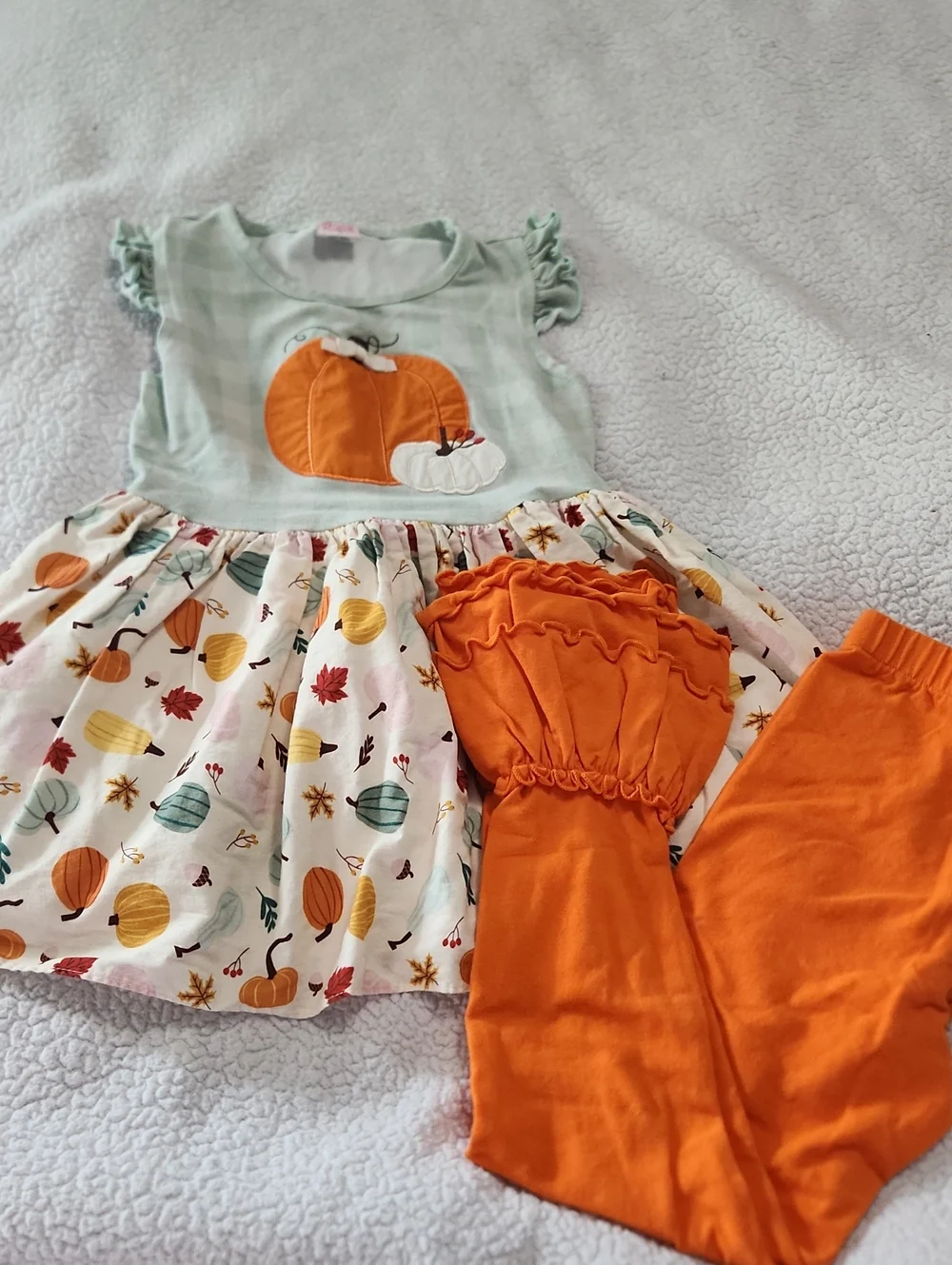 Ricrac & Ruffles Fall Halloween pumpkin 2 piece set Size 6